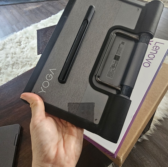 Lenovo yoga tab 11 with Precision pen 2 and case - Picture 3 of 5